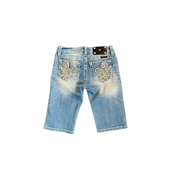 Miss Me Jeans Girls Light Wash Embellished Faded Bermuda Denim Shorts Si… - Picture 2 of 9
